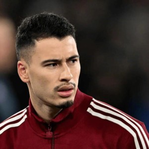 马丁内利推人引争议，前枪手球员称其非恶意|阿森纳|加布里埃尔-马丁内利|利物浦|富勒姆|伊普斯维奇_新浪体育_新浪新闻